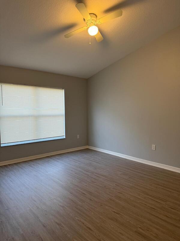 Building Photo - 9832 Carlsdale Dr