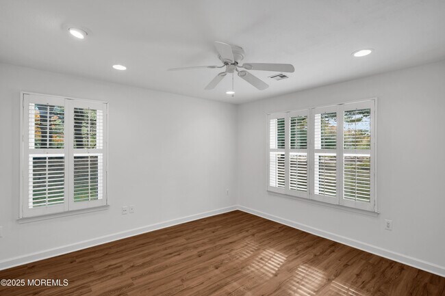 Building Photo - 9 Ambrose Ln