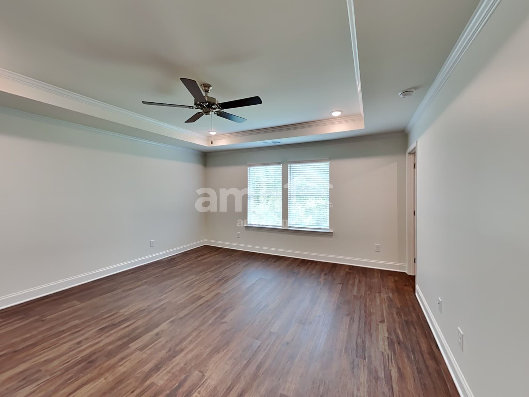 Building Photo - 301 Pecan Dr