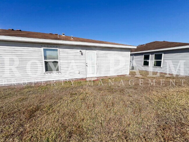 Building Photo - 3BR/2BA Duplex in Vistanna Villas | Garage + Resort Pool!