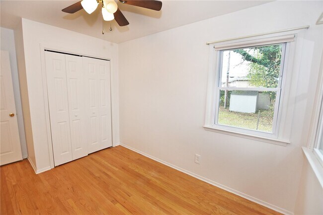 Building Photo - 300 Howland Ave