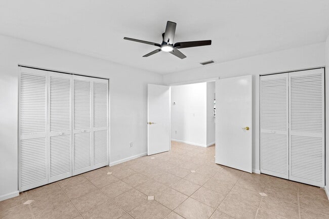 Building Photo - 11989 Persimmon Blvd