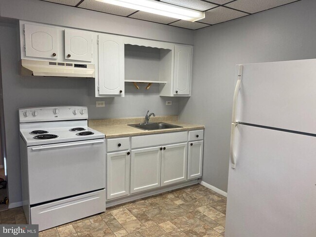 Building Photo - 1048 Gray Ave