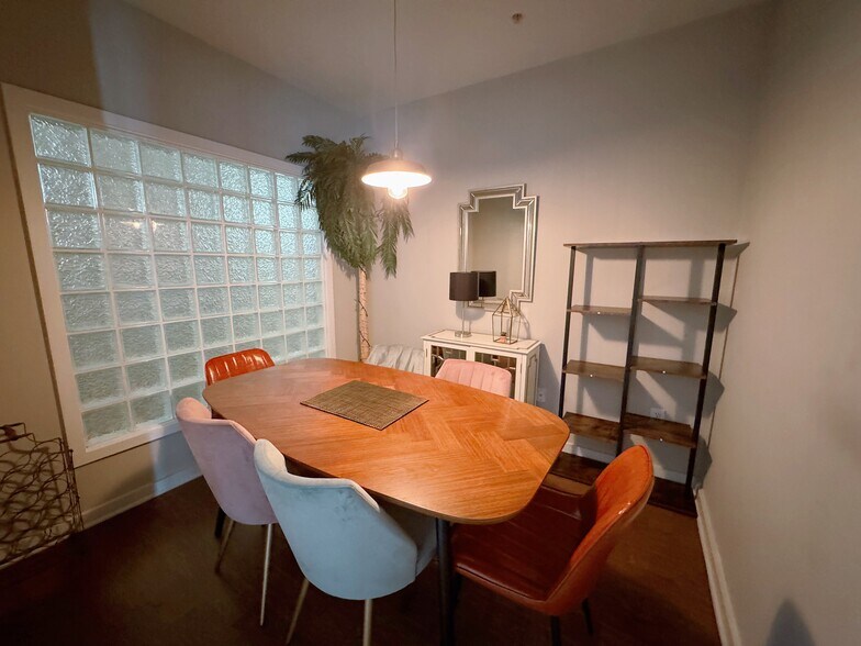 Dining room - 390 17th St NW