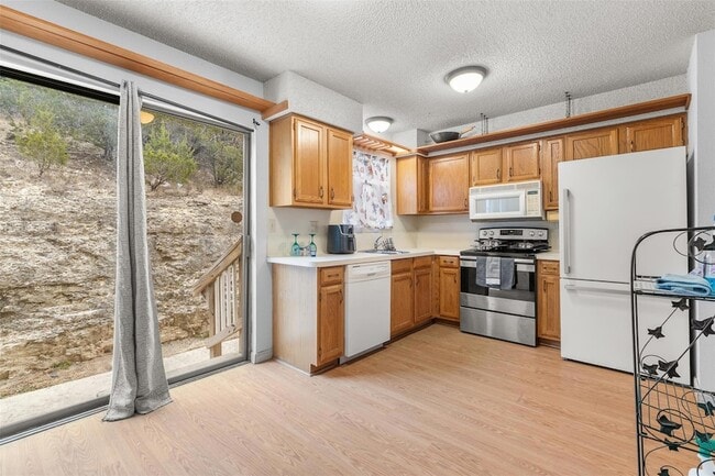 Building Photo - 21461 Coyote Trail