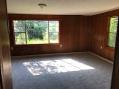 Building Photo - 2 Bedroom, 1 bath apartment in a duplex