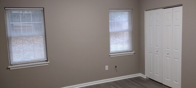 Building Photo - 1623 Dendy Ln
