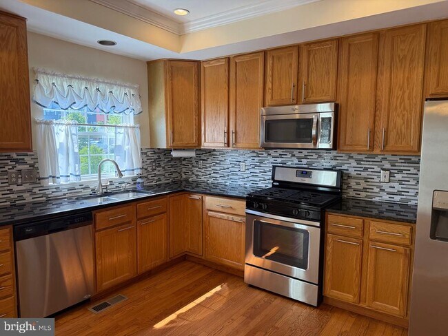 Building Photo - 20914 Rosebay Pl