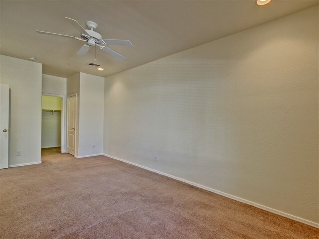 Building Photo - 8940 W Olive Ave