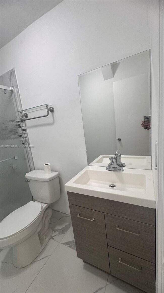 Building Photo - 3 bedroom in Miami Gardens FL 33056