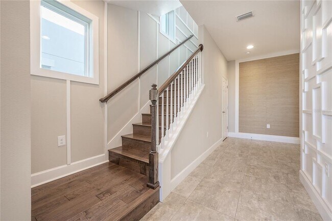 Building Photo - 7212 Paradiso Dr