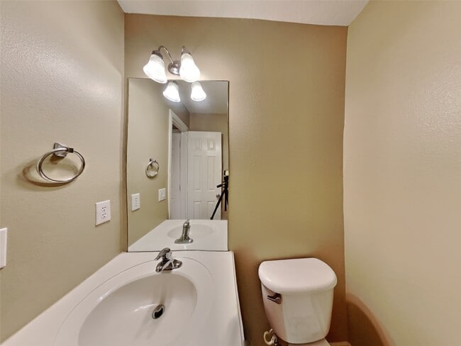 Building Photo - 2807 Bison Bluff