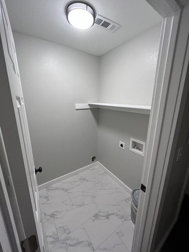 Building Photo - Cedar Terrace #304