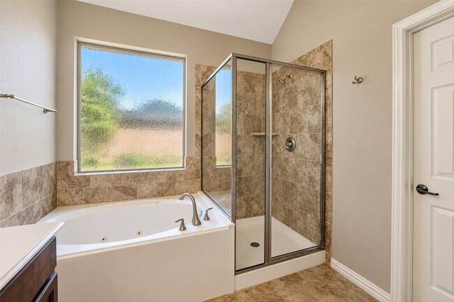 Building Photo - 42 Black Swan Ct