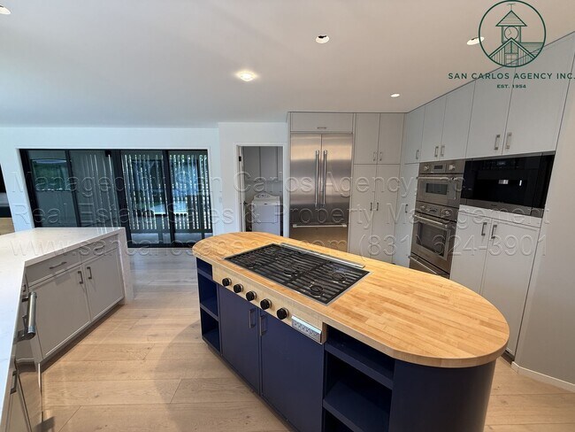 Building Photo - Newly Remodeled Spacious Three Bedroom Quail Lodge Home