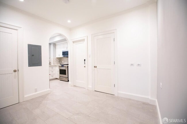 Building Photo - 1870 Jackson St