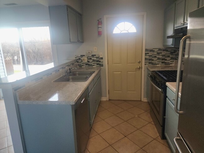 Building Photo - 416 Lauren Ln