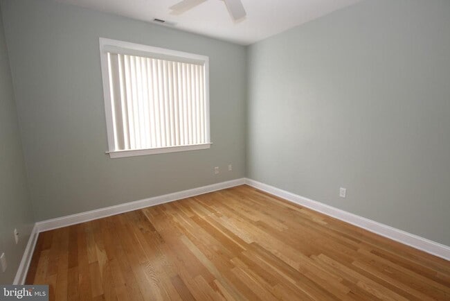 Building Photo - 3 Good Hope Ct