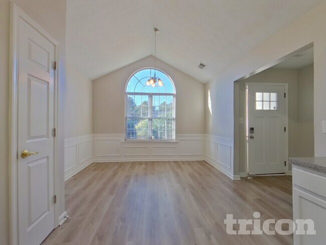 Building Photo - 5545 Amber Cove Way