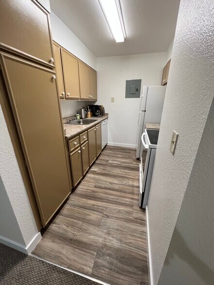 Building Photo - 2227 Canyon Blvd