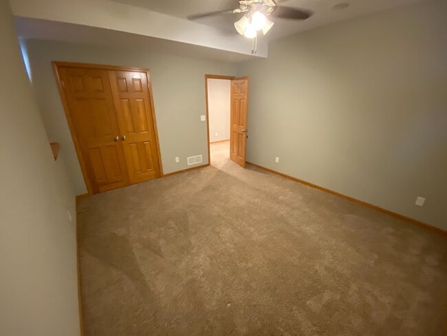 Building Photo - Wonderful Fox Chase home with fantastic sp...