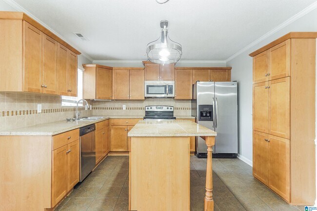 Building Photo - 431 Laurel Woods Trce