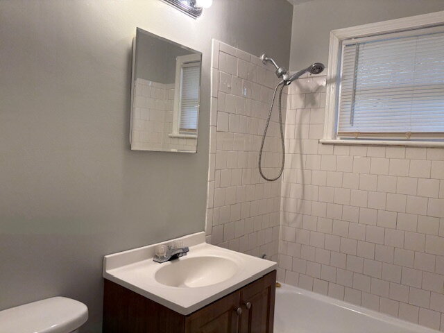 Building Photo - Newly renovated!!!