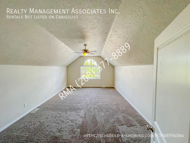 Building Photo - 611 W Calderwood St
