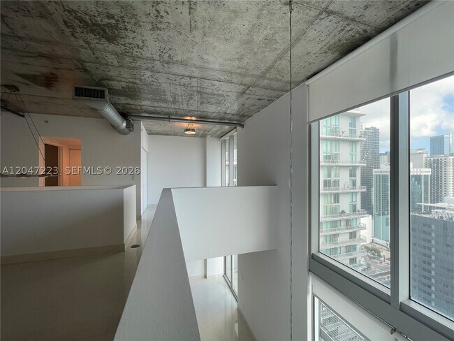 Building Photo - 690 SW 1st Ct