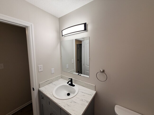 Building Photo - 527 Tibet Ave