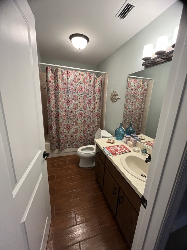 Guest bath - 31137 Saint Joe Rd