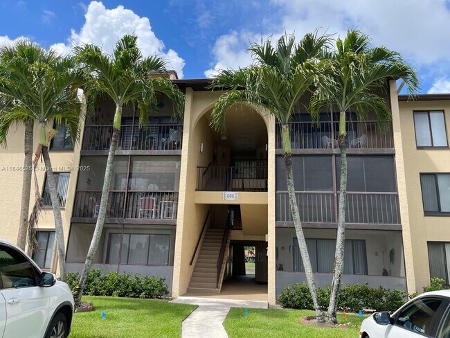 Building Photo - 806 Sky Pine Way