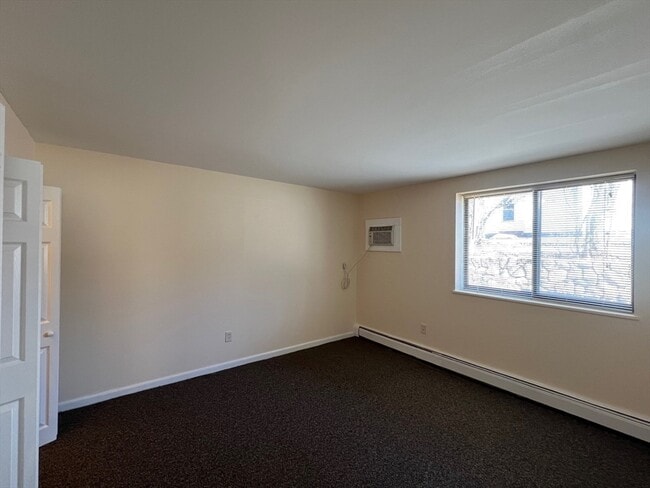 Building Photo - 33 Paul St