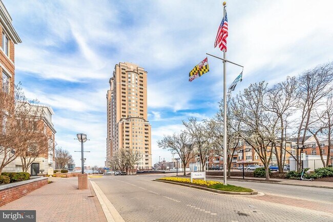 Building Photo - 100 Harborview Dr