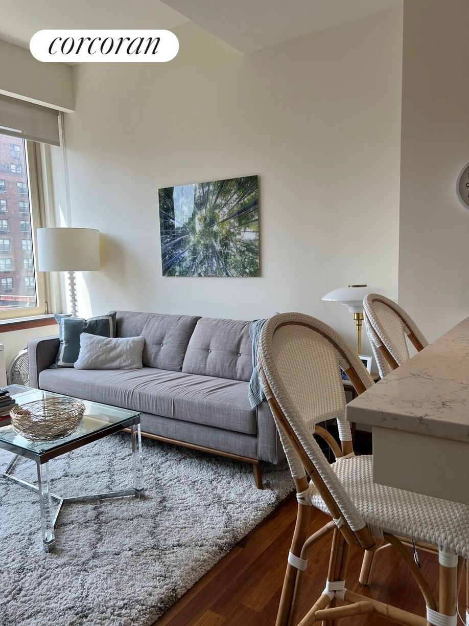 Building Photo - 305 E 63rd St