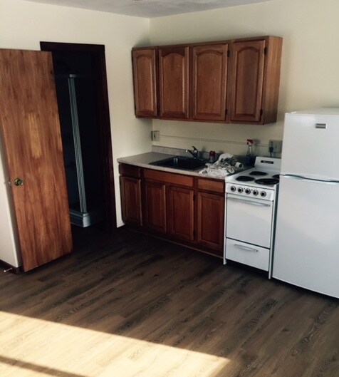 Building Photo - 1895 E Shore Dr