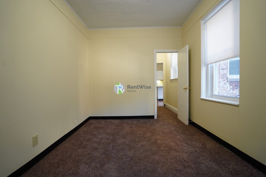 Building Photo - 1124 Commonwealth Ave