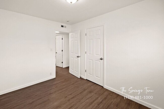 Building Photo - 1216 Pando Ave