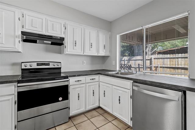 Building Photo - 609 Shadyglen Dr