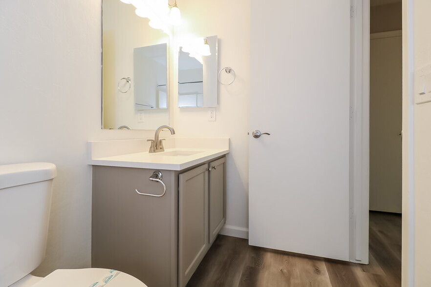 Building Photo - 24254 W Desert Bloom St