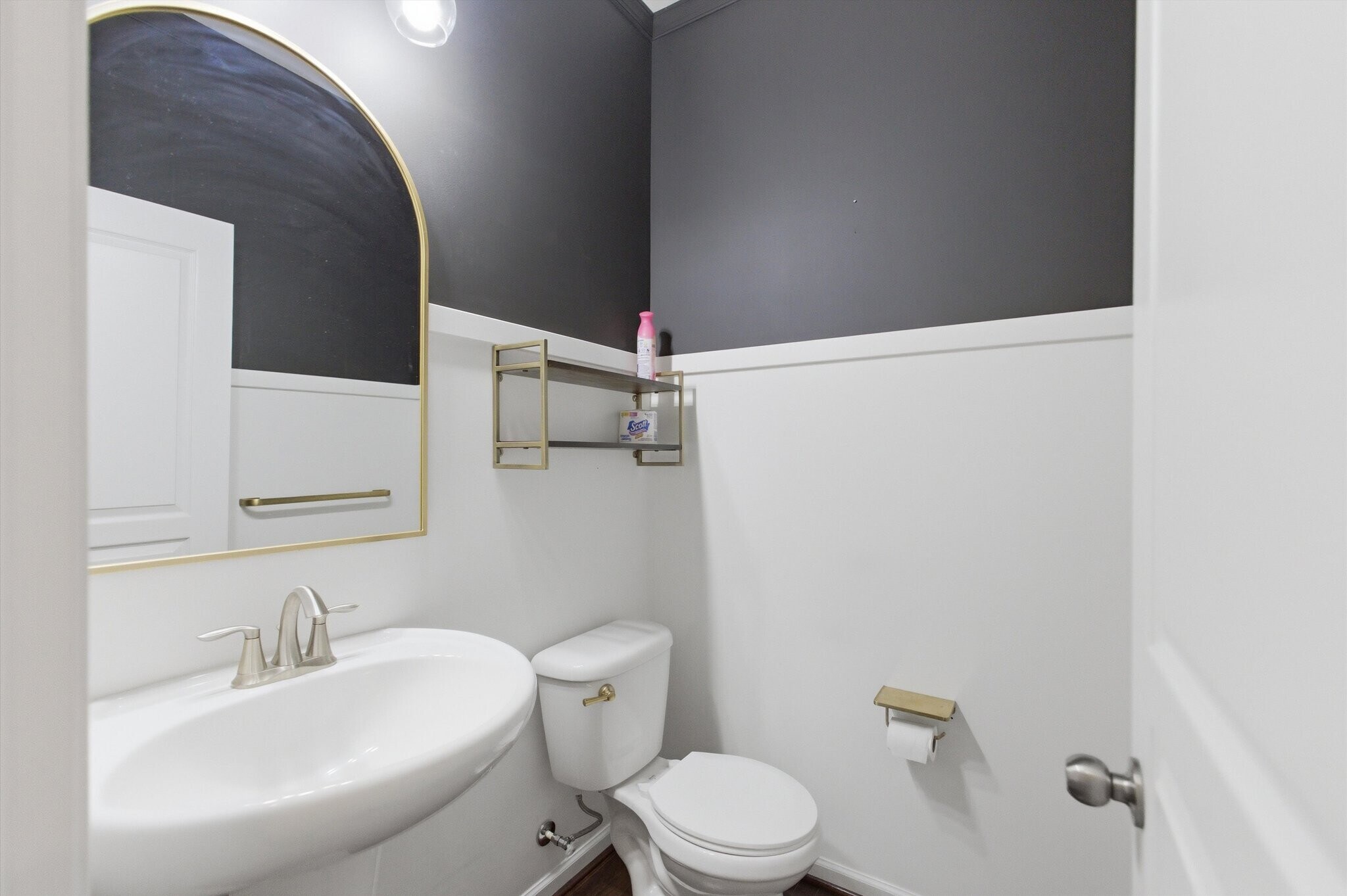 Building Photo - 7585 Holly Ridge Dr
