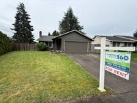 Building Photo - Woodland Ranch 3Bd/2Ba Home with Large Fully Fenced Yard - Easy Access to I-5