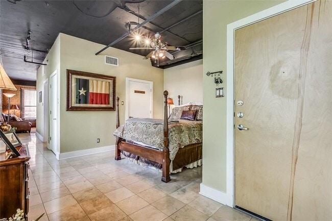 Building Photo - Beautiful 1 Bed- 1 Bath in Houston Place L...