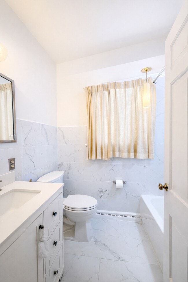 Building Photo - 520 Murray Hill Rd