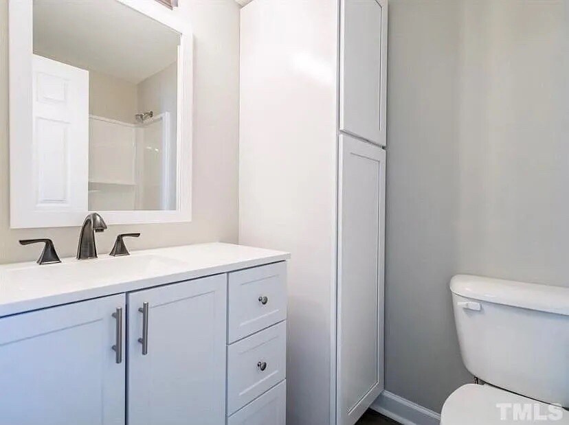 Building Photo - Room in House on Harmony Ct