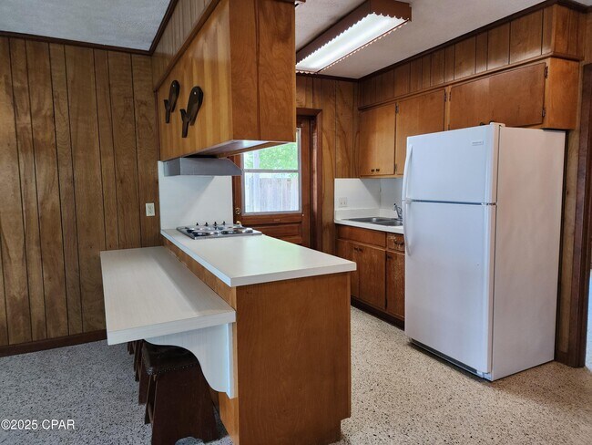 Building Photo - 16236 E Lullwater Dr