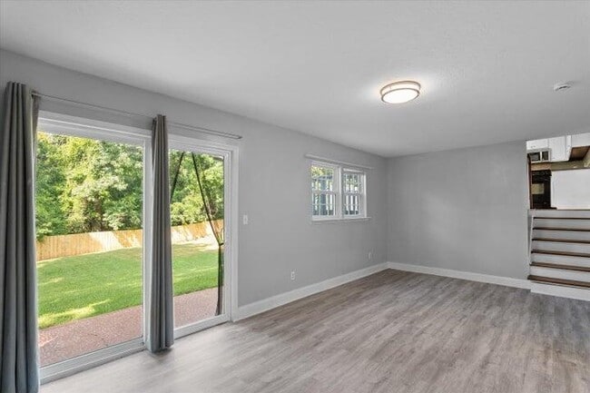 Building Photo - 175 Creekview Cir