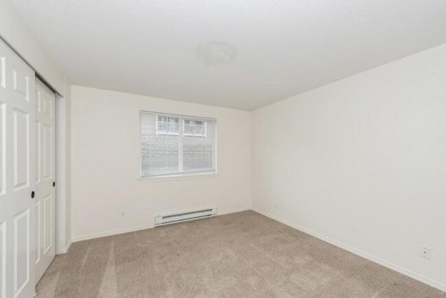 Building Photo - 2 bedroom in Shoreline WA 98133