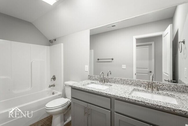 Building Photo - 5365 Lynnland Terrace