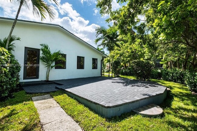 Building Photo - 7401 Miami View Dr
